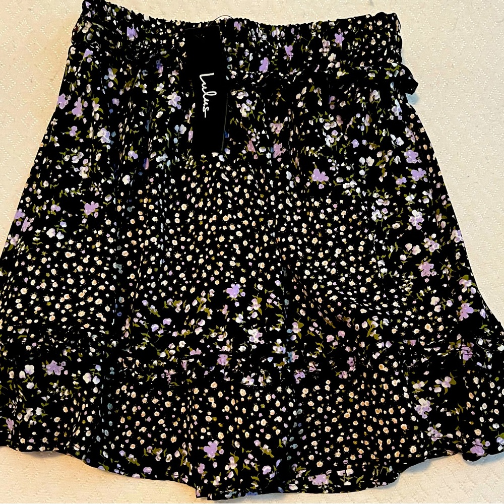 Lulus black floral skirt